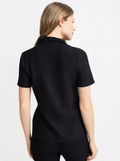 Short-sleeve semi-fitted blouse with buttons