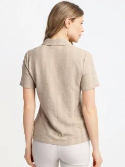 Short-sleeve semi-fitted blouse with buttons
