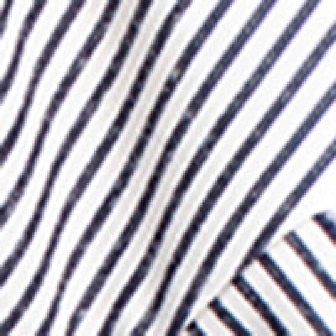 Short-sleeve semi-fitted blouse with buttons