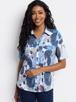 Short-sleeve semi-fitted blouse with buttons