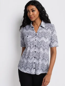 Short-sleeve semi-fitted blouse with buttons