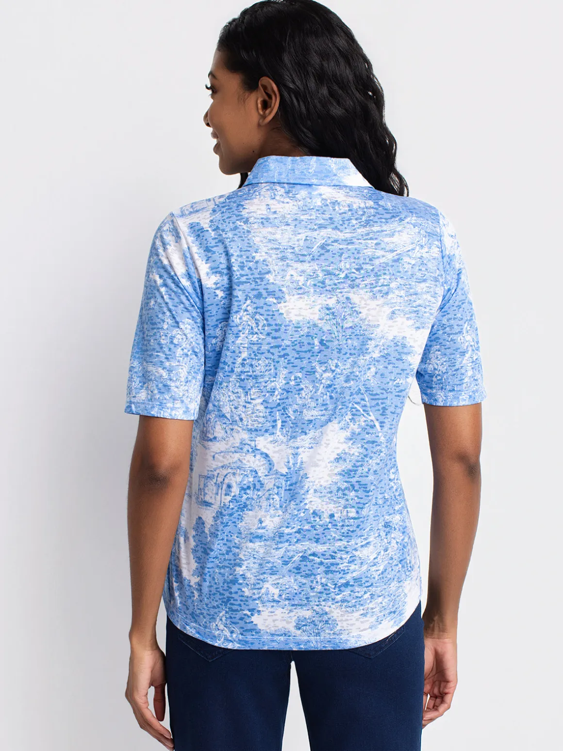 Short-sleeve semi-fitted blouse with buttons