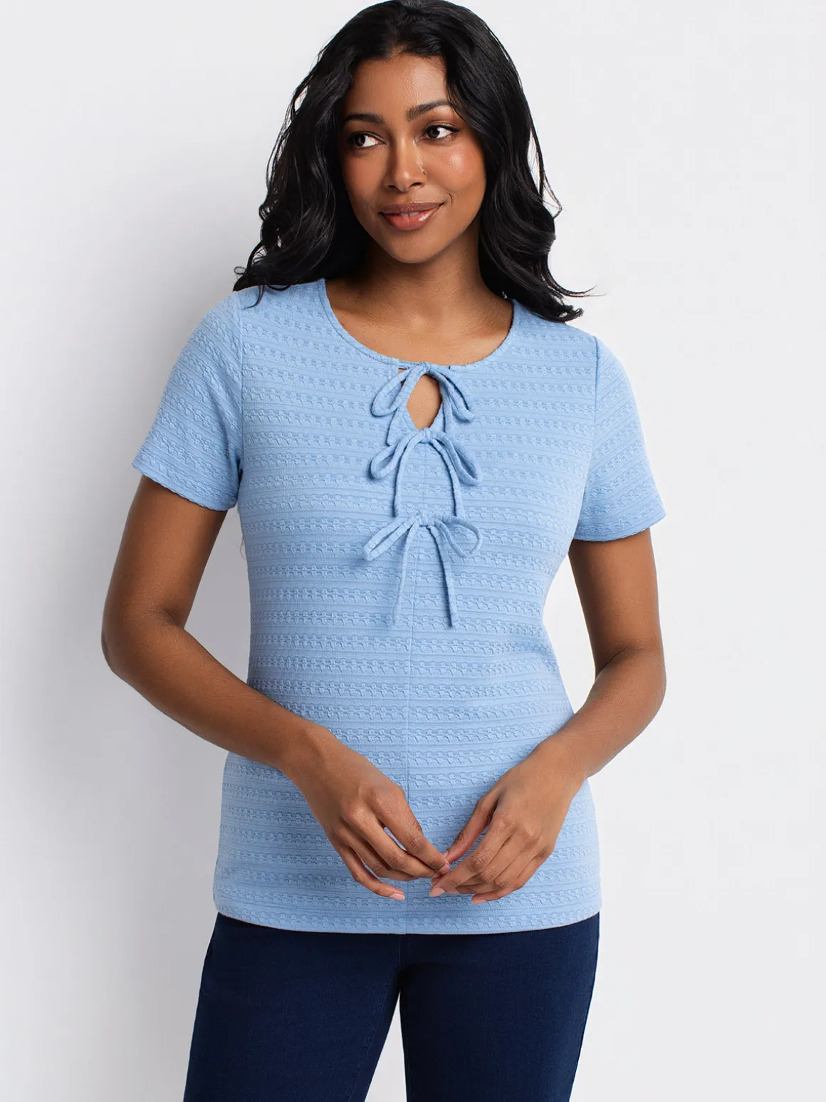 Short-sleeve semi-fitted t-shirt