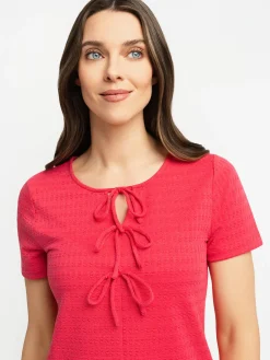 Short-sleeve semi-fitted t-shirt