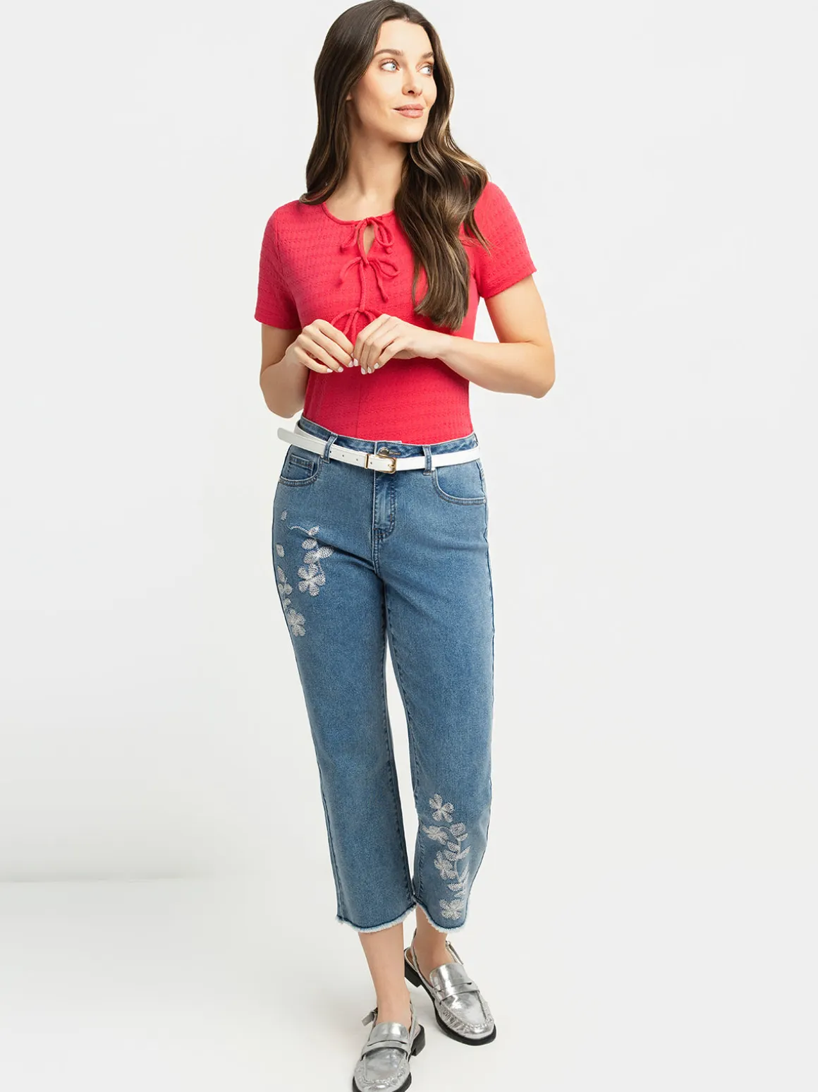 Short-sleeve semi-fitted t-shirt