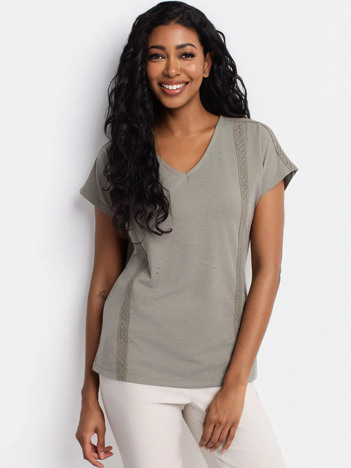 Short-sleeve semi-fitted t-shirt