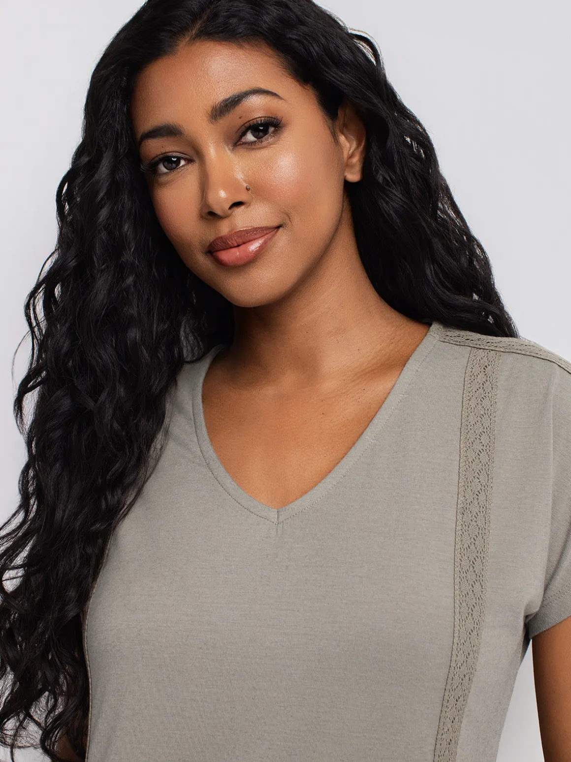 Short-sleeve semi-fitted t-shirt