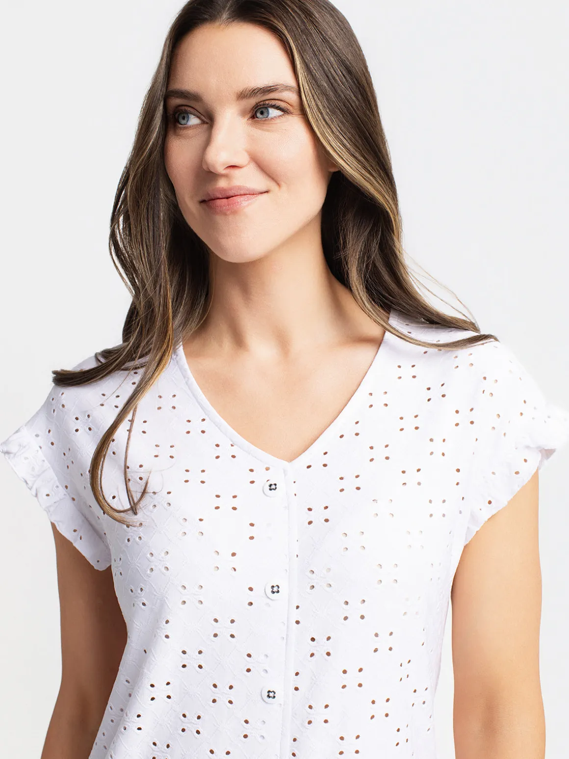 Short-sleeve semi-fitted t-shirt