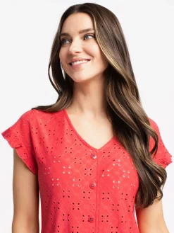 Short-sleeve semi-fitted t-shirt