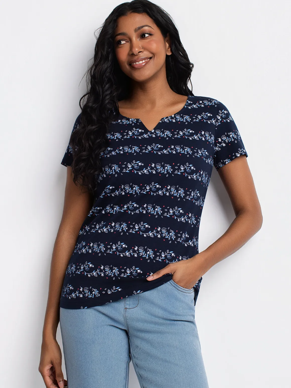 Short-sleeve semi-fitted t-shirt