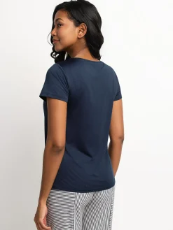 Short-sleeve semi-fitted t-shirt