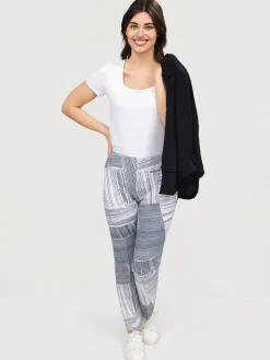 Short-sleeve semi-fitted t-shirt