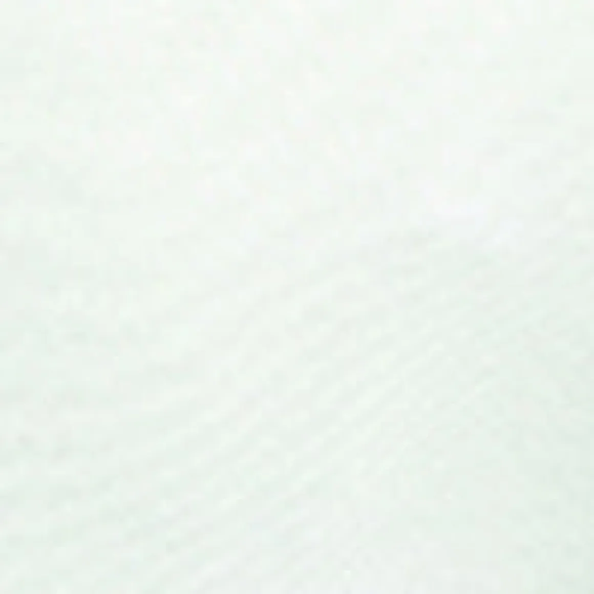 Short-sleeve semi-fitted t-shirt