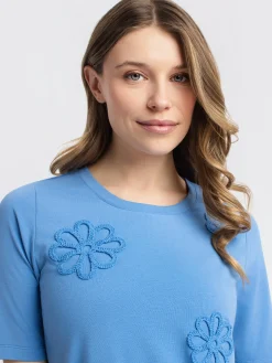 Short-sleeve semi-fitted t-shirt
