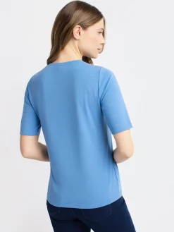 Short-sleeve semi-fitted t-shirt