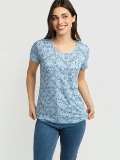 Short-sleeve semi-fitted t-shirt