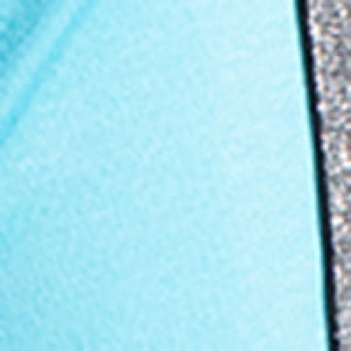 Short-sleeve semi-fitted t-shirt