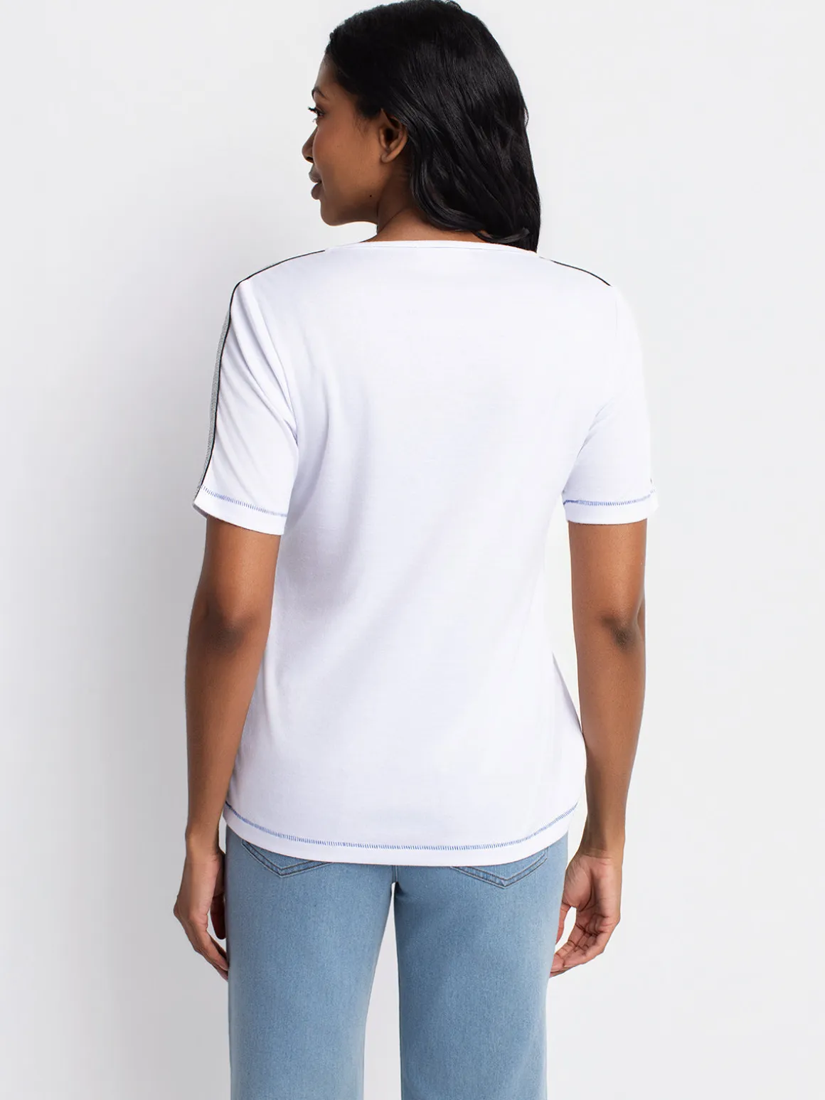 Short-sleeve semi-fitted t-shirt