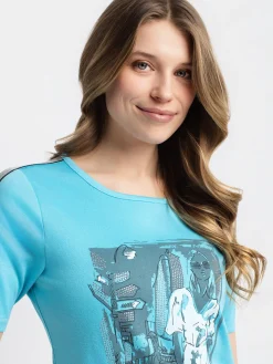 Short-sleeve semi-fitted t-shirt