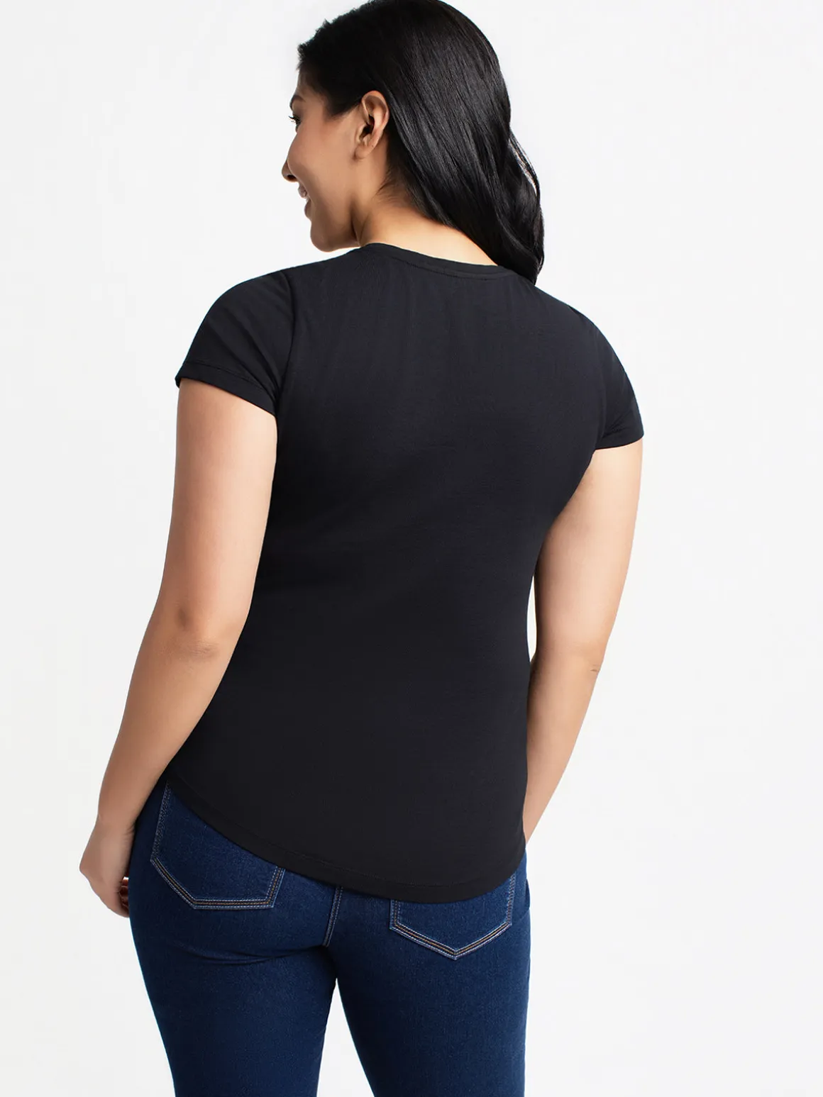 Short-sleeve semi-fitted t-shirt