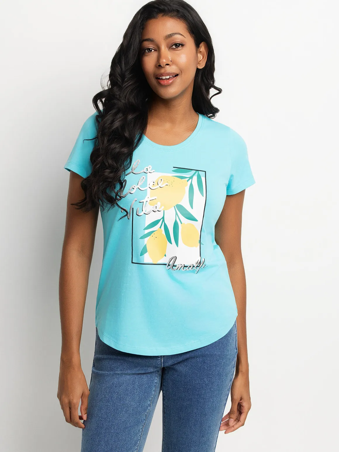 Short-sleeve semi-fitted t-shirt