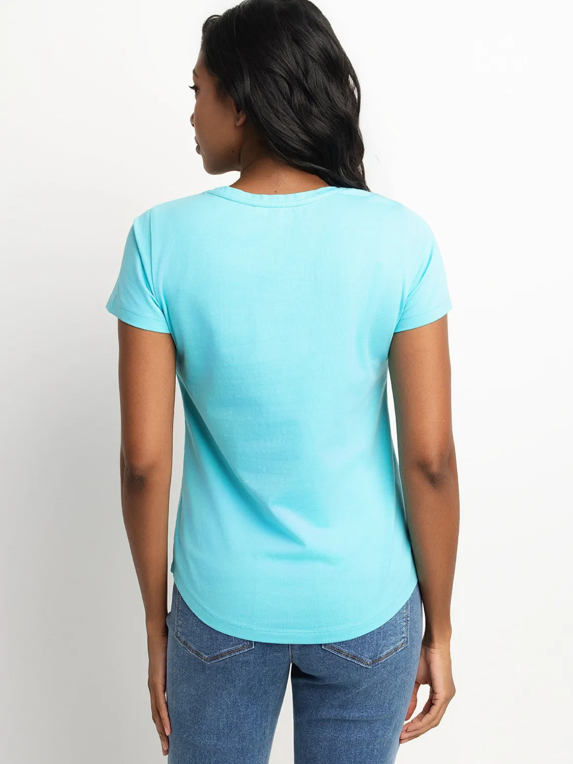 Short-sleeve semi-fitted t-shirt