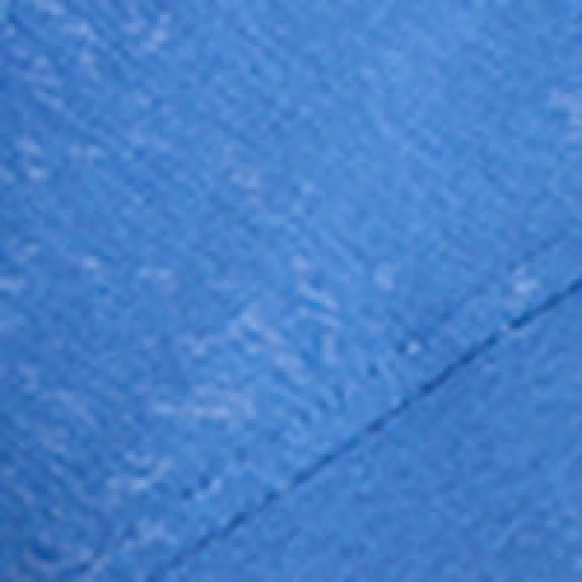 Short-sleeve semi-fitted t-shirt