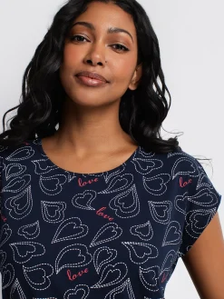 Short-sleeve semi-fitted t-shirt