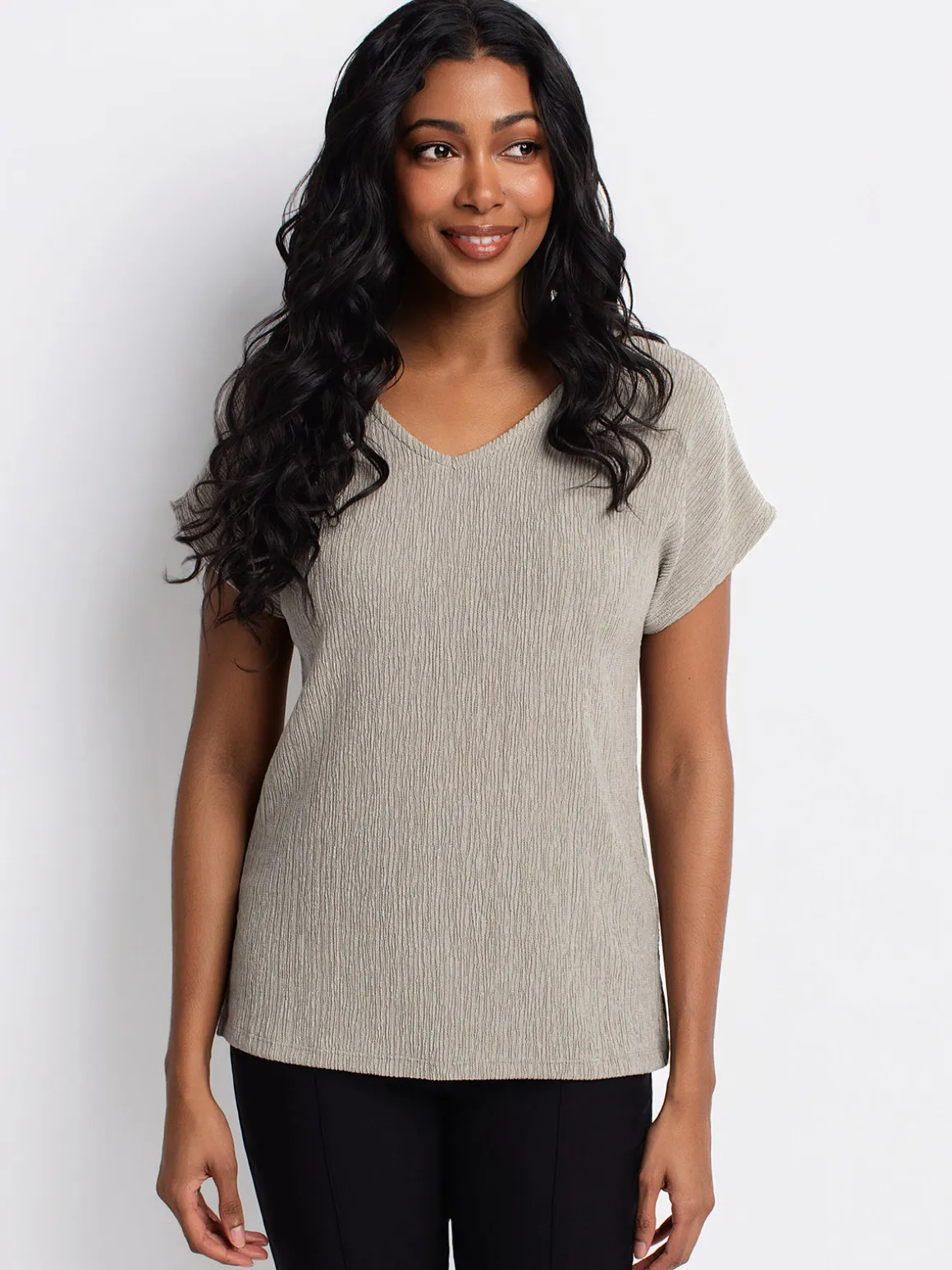 Short-sleeve semi-fitted t-shirt