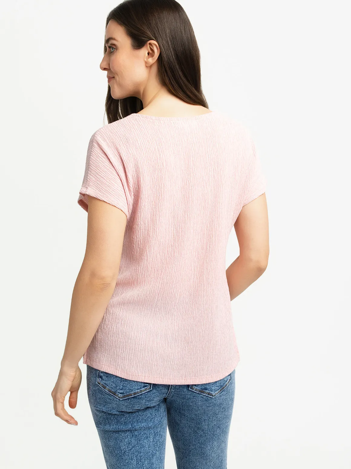 Short-sleeve semi-fitted t-shirt