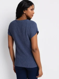 Short-sleeve semi-fitted t-shirt