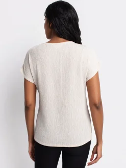 Short-sleeve semi-fitted t-shirt