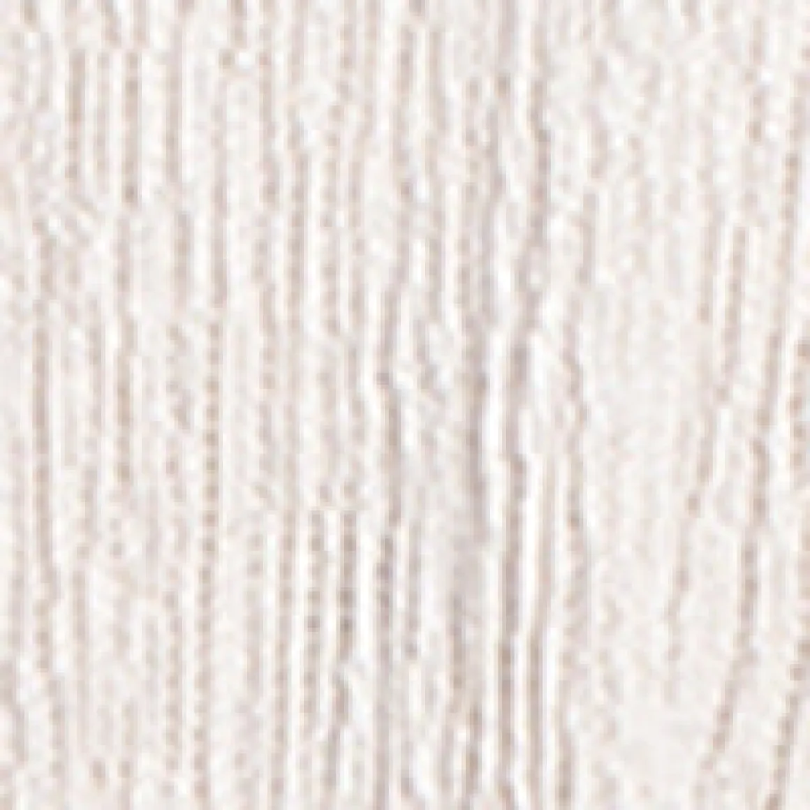 Short-sleeve semi-fitted t-shirt