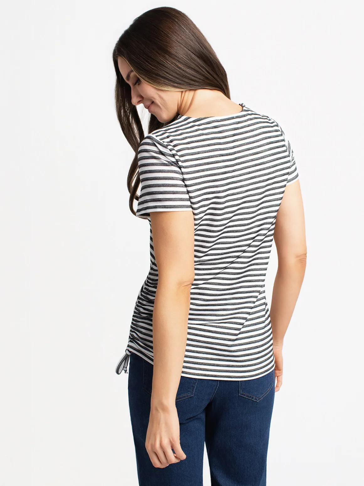 Short-sleeve semi-fitted t-shirt