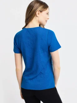 Short-sleeve semi-fitted t-shirt