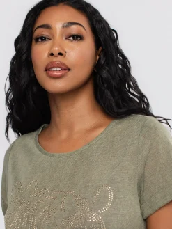 Short-sleeve semi-fitted t-shirt