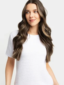 Short-sleeve semi-fitted t-shirt