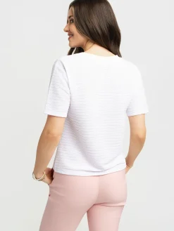 Short-sleeve semi-fitted t-shirt