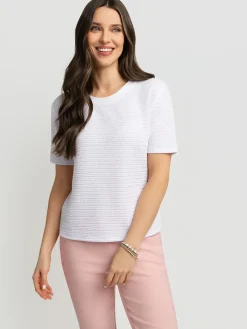 Short-sleeve semi-fitted t-shirt