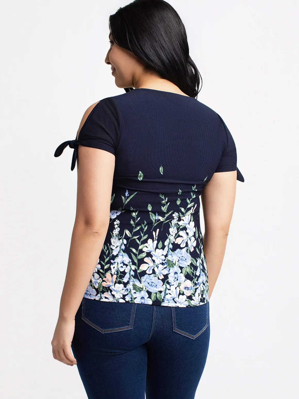 Short-sleeve semi-fitted t-shirt