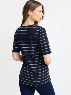 Short-sleeve semi-fitted t-shirt