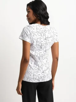 Short-sleeve semi-fitted t-shirt