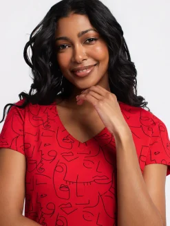 Short-sleeve semi-fitted t-shirt