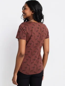 Short-sleeve semi-fitted t-shirt