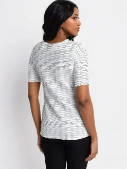 Short-sleeve semi-fitted t-shirt