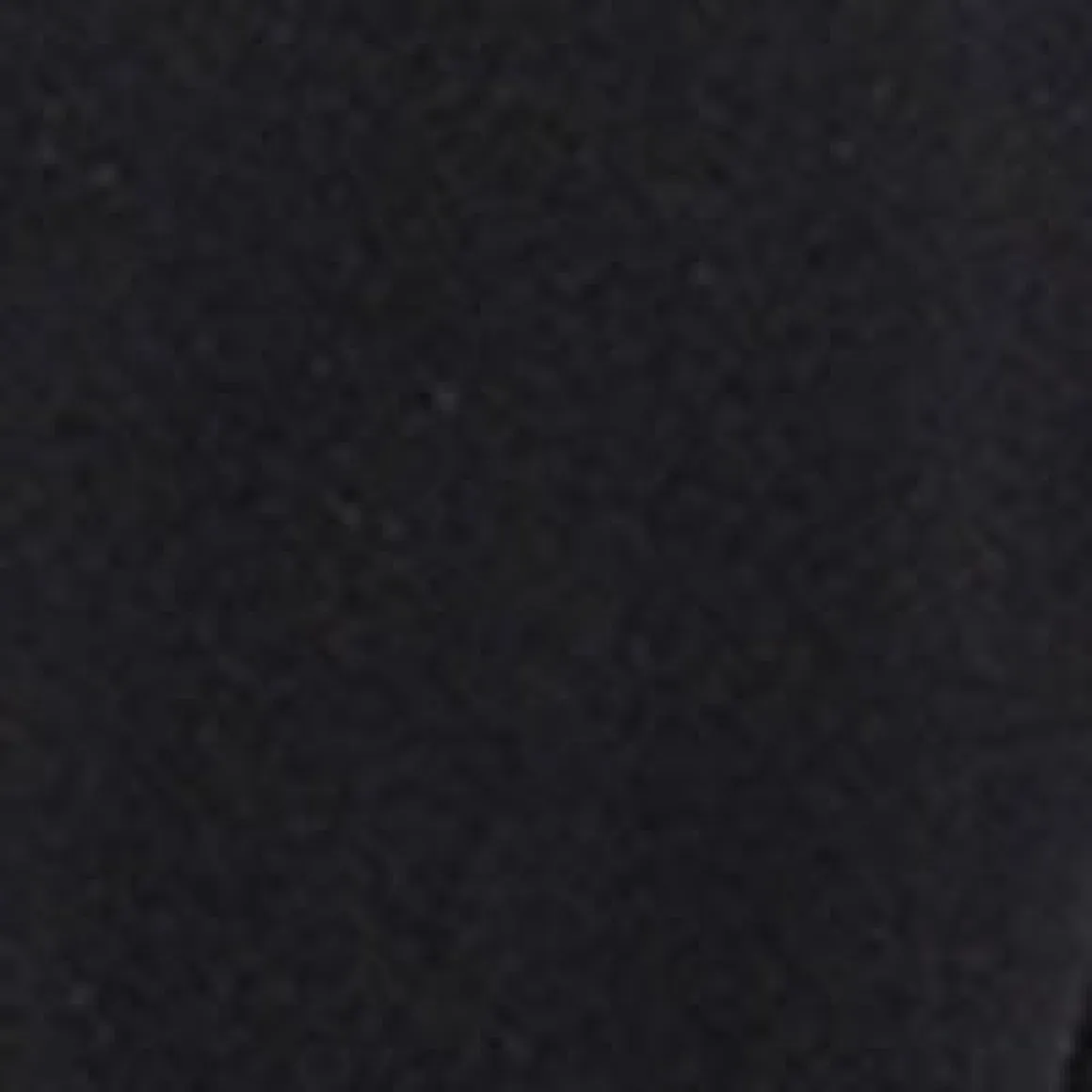 Short-sleeve semi-fitted t-shirt