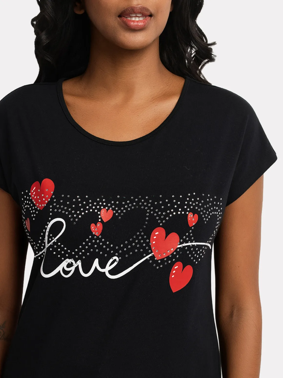 Short-sleeve semi-fitted t-shirt