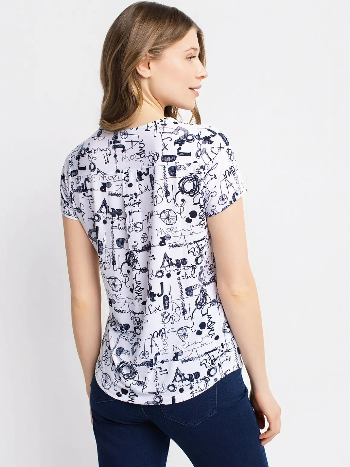 Short-sleeve semi-fitted t-shirt