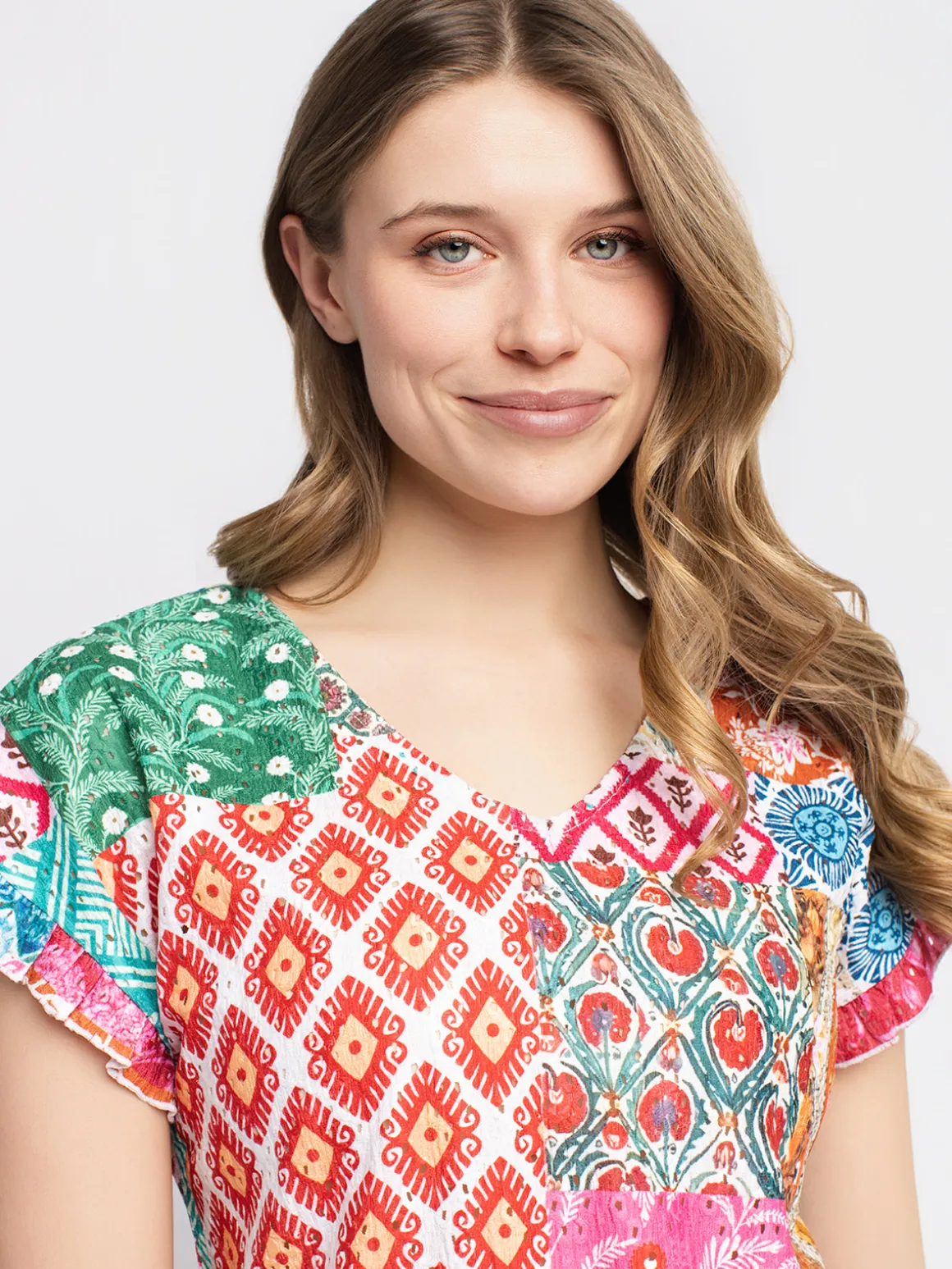 Short-sleeve semi-fitted T-shirt
