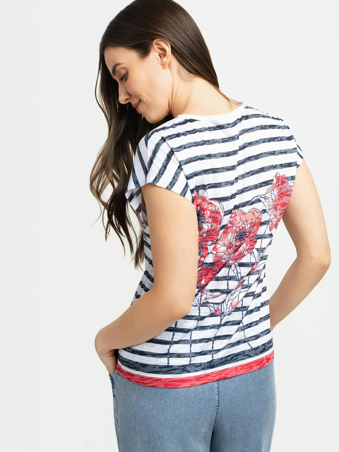 Short-sleeve semi-fitted t-shirt